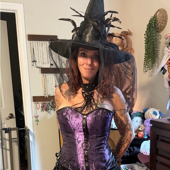 kellie7704